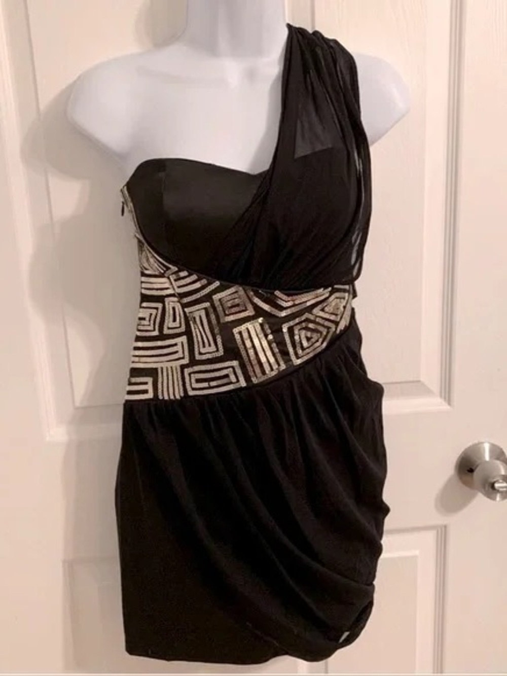 BEBE ONE SHOULDER BLACK & GOLD MINI DRESS